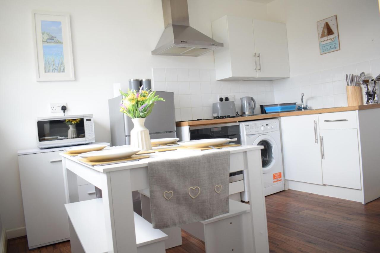 The Bay Beach Apartments 본머스 외부 사진
