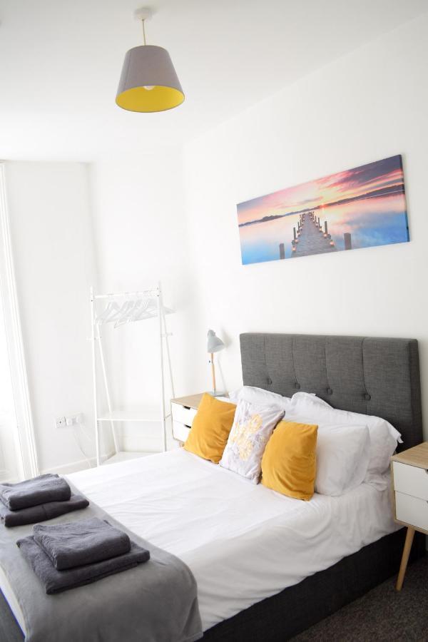 The Bay Beach Apartments 본머스 외부 사진