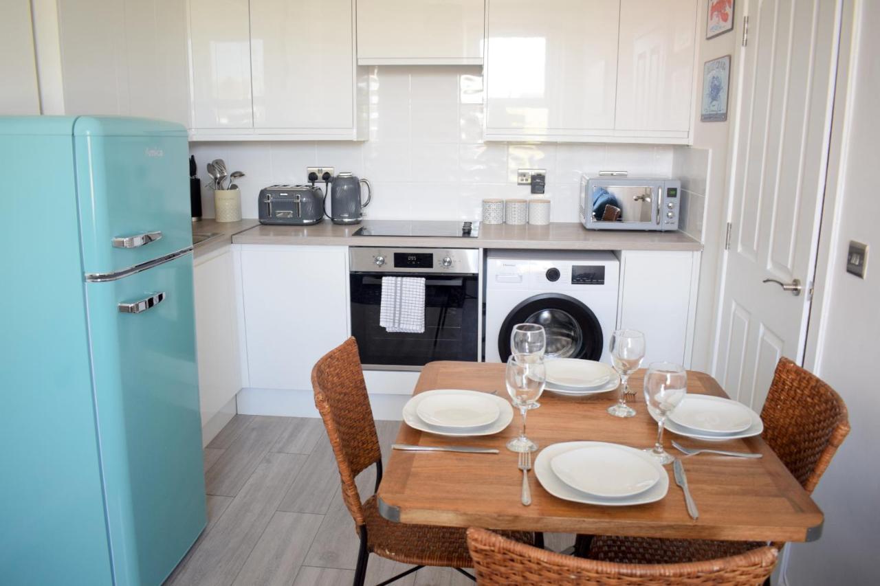 The Bay Beach Apartments 본머스 외부 사진